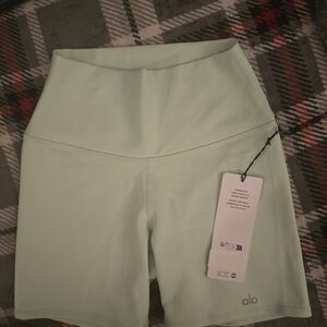 ALO Yoga Women's Light Green Bike Shorts